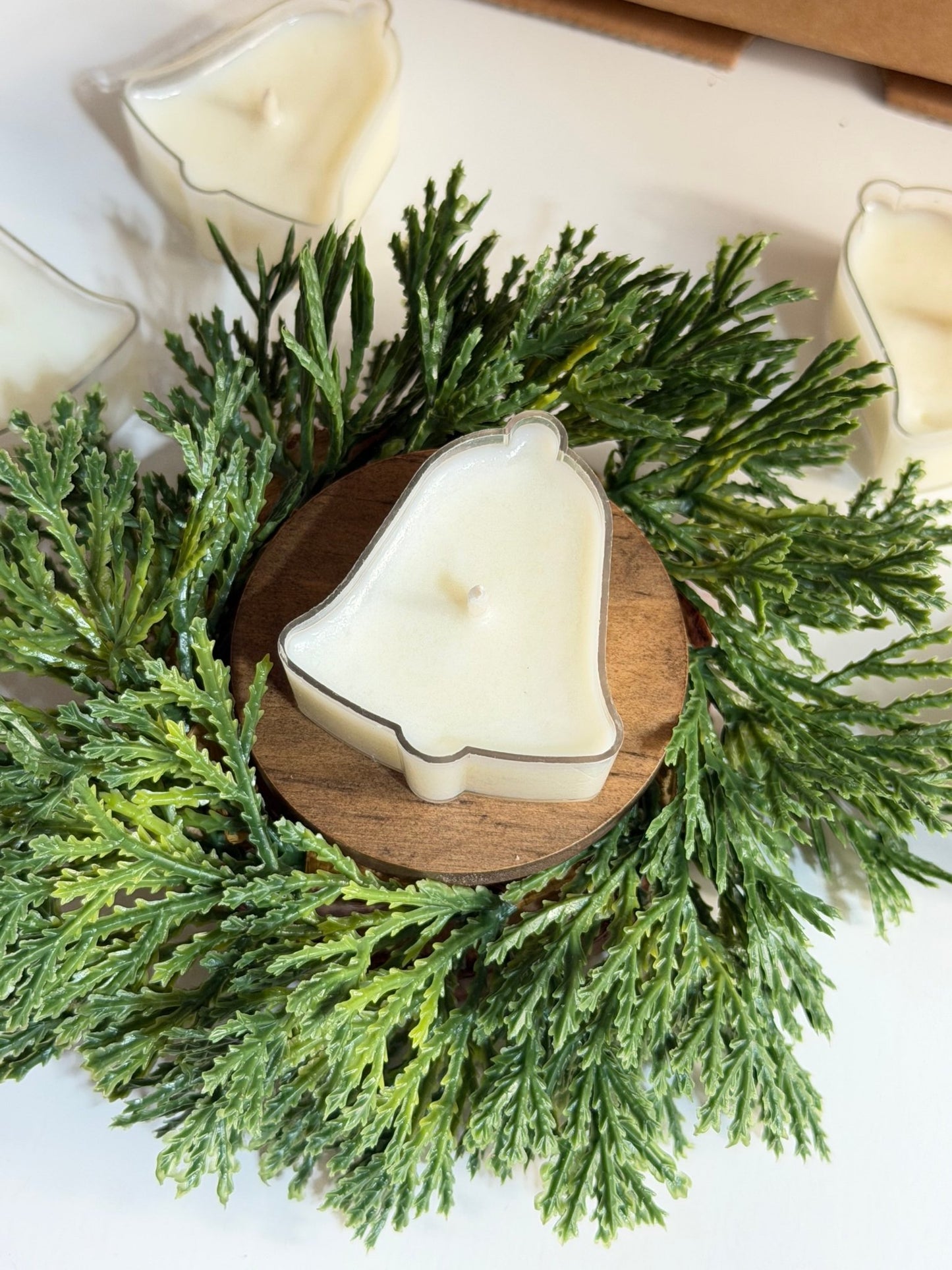 HOLIDAY DEAL EXCLUSIVE – 300 Nến Massage Mini + Tặng Thêm 1 Hộp Nến Masage Hình Cây Thông Hoặc Chuông Limited Offer - Luke | The Nail Guy